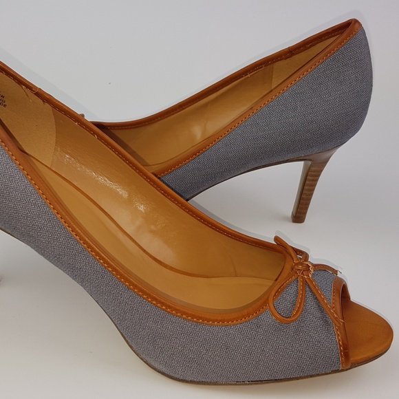 Nine West Shoes Nine West Low High Heel Peep Toe Pumps Size 2